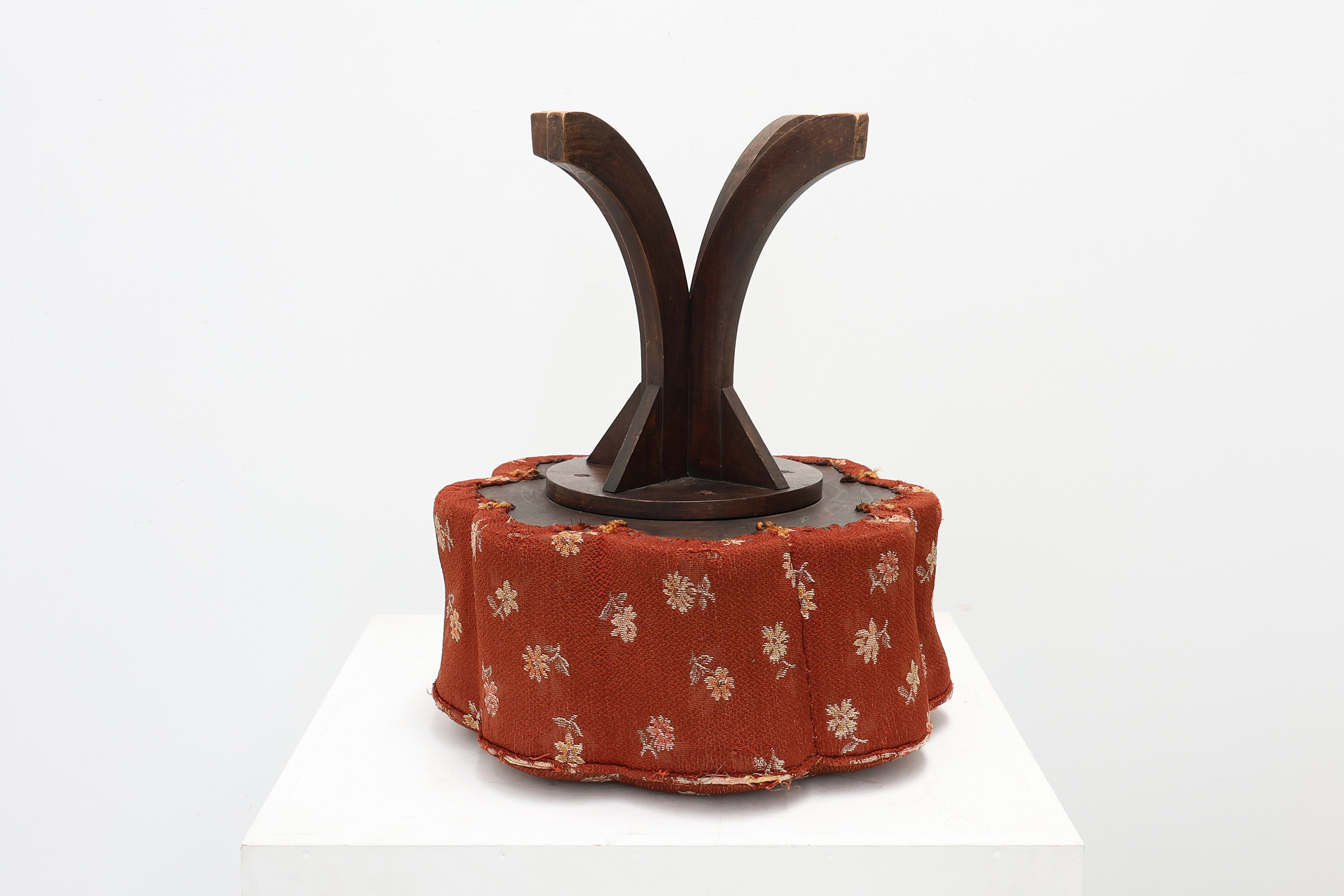 Art deco stool with curved legs and flower form seat with original upholstery, France 1920sthumbnail